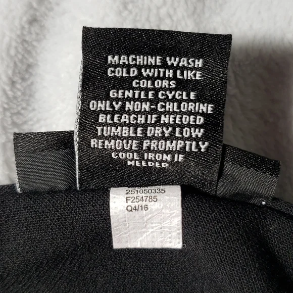 Victoria Beckham for Target Black Mini Skirt,  Size Large - Picture 6 of 7